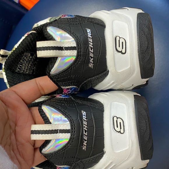 Skechers White and Multicolor Women Athletic Shoes Size 7 US - EUC!! - Picture 8 of 10